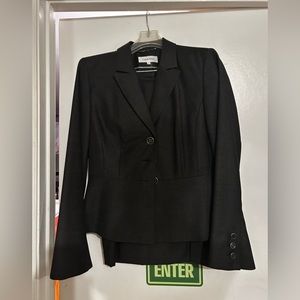 CALVIN KLEIN USED LIKE NEW